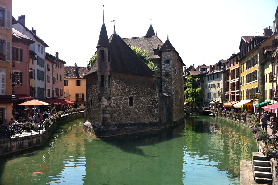 La ville d'Annecy et ses canaux